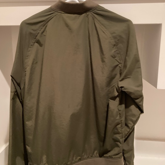 Army green women’s large jacket . - Picture 5 of 5